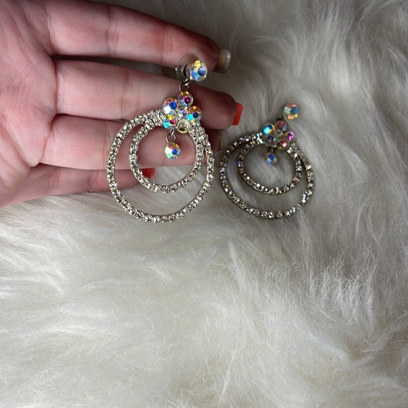 Rhinestone circle earrings - Picture 4 of 5